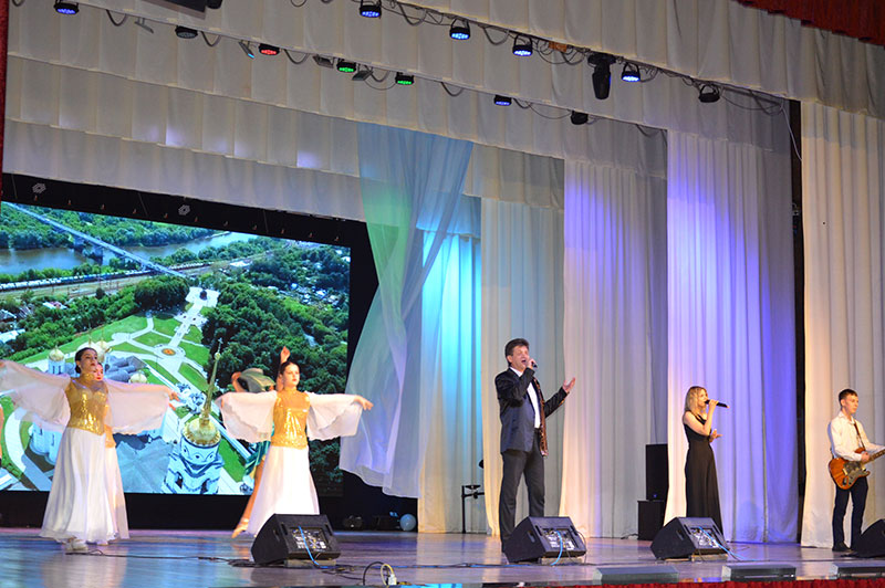  В Семикаракорске прошло торжественное мероприятие, посвящённое Дню местного самоуправления